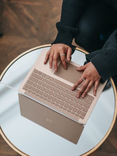 SERVICIOS Y EMPLEOS